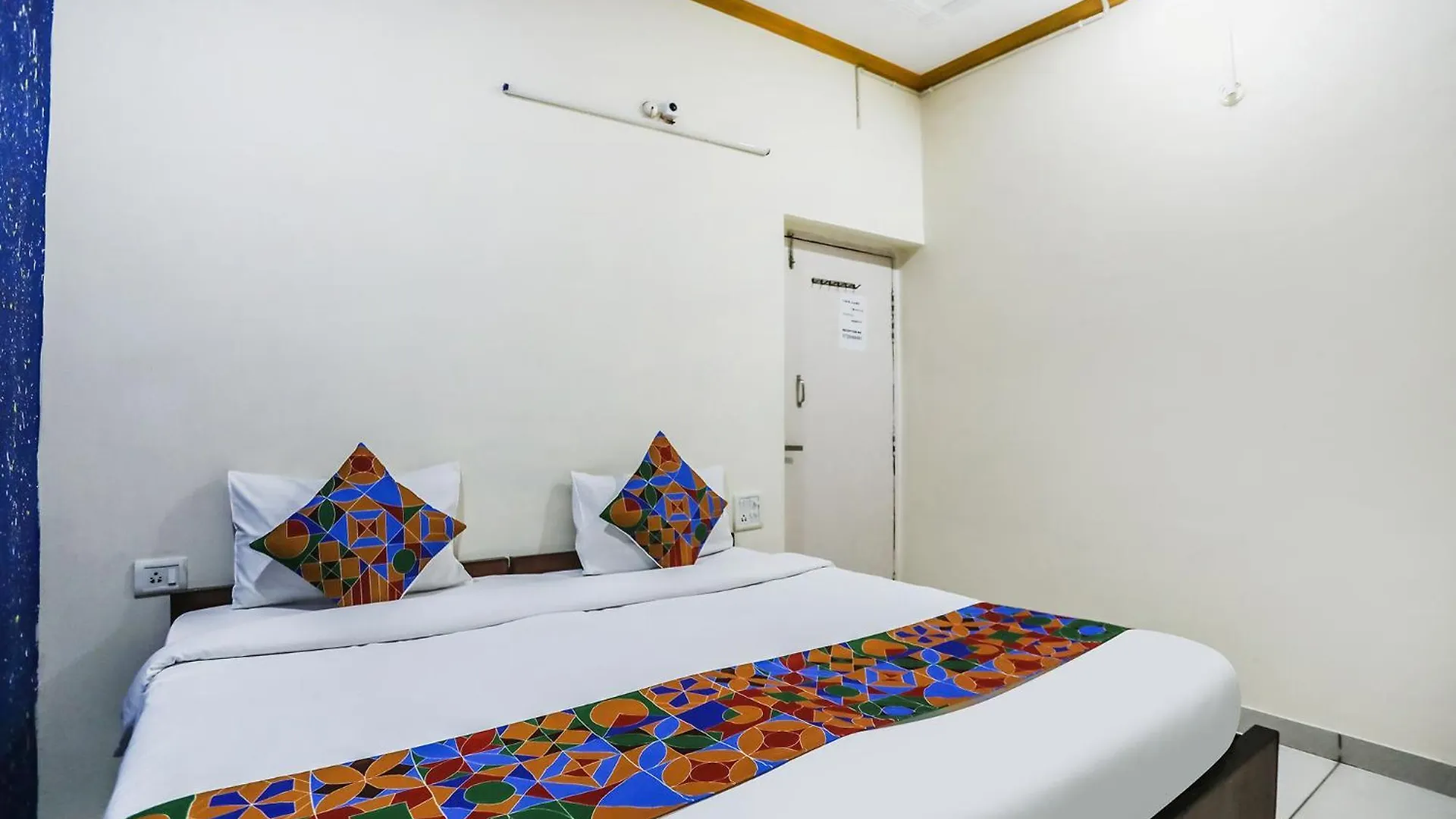 Fabexpress Grand Resort Agra
