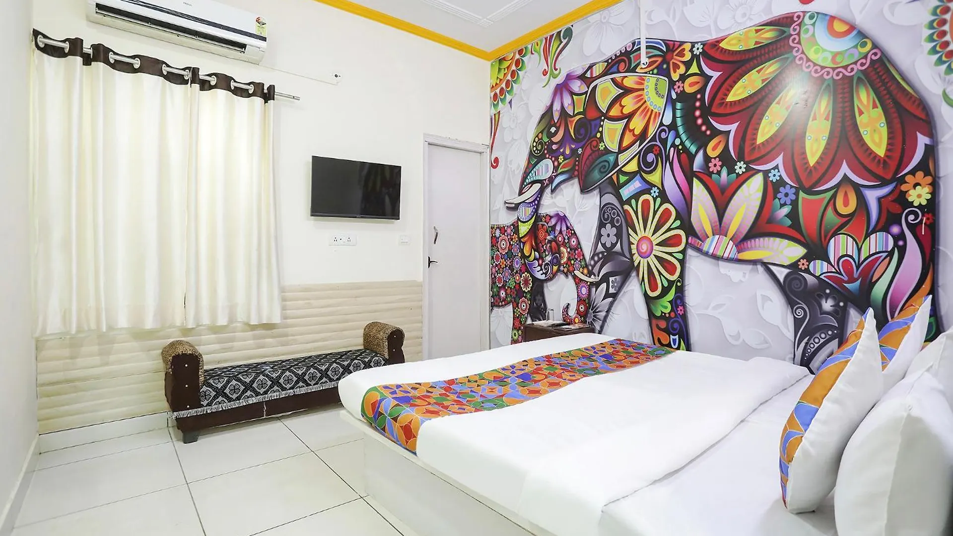 Fabexpress Grand Resort Agra  India