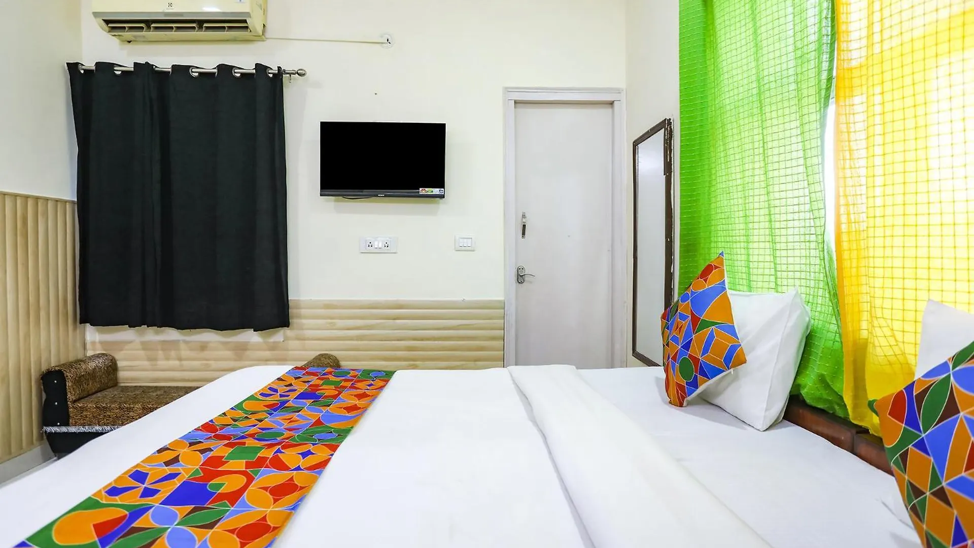 Bed & Breakfast Fabexpress Grand Resort Agra  India